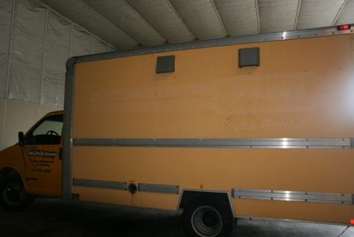 2001 GMC Savana 3500 Base Standard Cargo Van 3-Door 5.7L, image 4