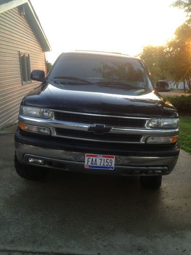 2001 chevrolet tahoe lt 4x4 v8  new tires