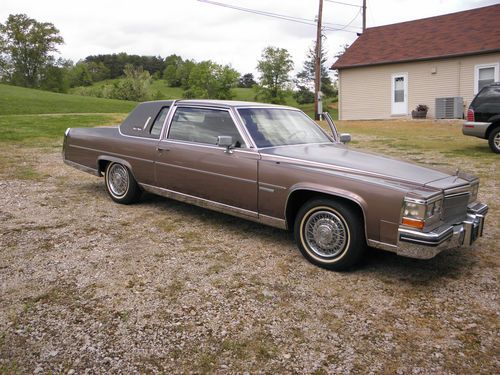1983 Cadillac Fleetwood Brougham d'Elegance Coupe 2-Door 4.1L, image 2