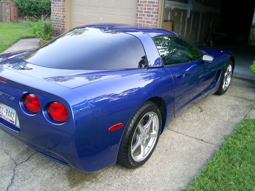 2002 chevrolet corvette base hatchback 2-door 5.7l