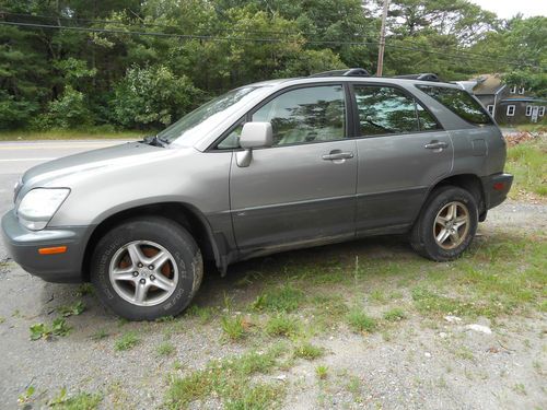 02 lexus rx 300 suv, excellent cond inside &amp; out / nds engine