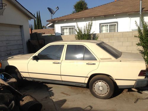 1986 mercedes-benz w201 190e 2.3 for parts only! clean interior!