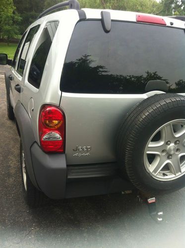 2004 Jeep Liberty Sport Utility 4-Door 3.7L, image 8