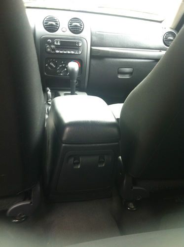2004 Jeep Liberty Sport Utility 4-Door 3.7L, image 17