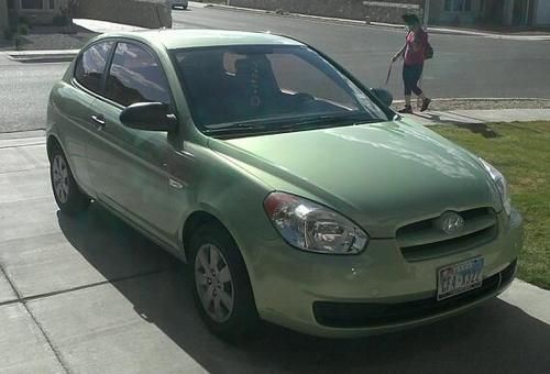 2009 hyundai accent gs hatchback 2-door 1.6l