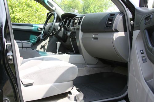 2004 Toyota 4Runner SR5 Sport Utility 4-Door 4.7L, image 11