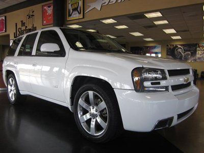 2006 chevrolet trailblazer ss white only 46k miles