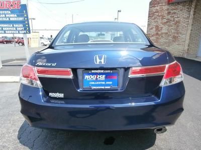 Warranty One owner Smoke free Absolute sale Clean Excellent condition Low miles, image 6