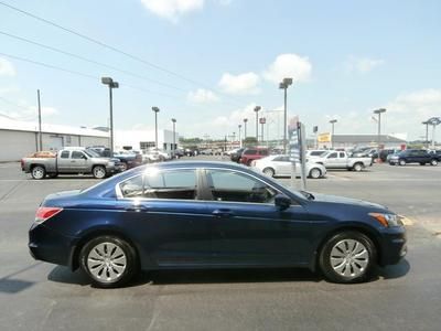 Warranty One owner Smoke free Absolute sale Clean Excellent condition Low miles, image 8