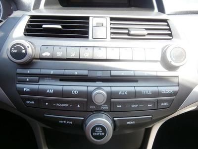 Warranty One owner Smoke free Absolute sale Clean Excellent condition Low miles, image 11