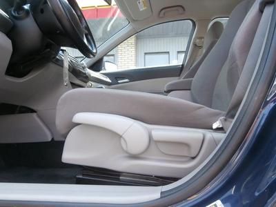 Warranty One owner Smoke free Absolute sale Clean Excellent condition Low miles, image 17