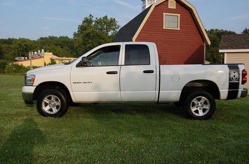 2007 Dodge Ram 1500 SLT Quad Cab, 4 wheel drive, 4.7 Liter V8 Magnum, Alloys, US $10,995.00, image 3