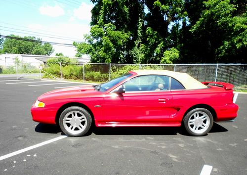 1998 Ford Mustang GT Convertible 5 speed - Mint Time Capsule, image 2