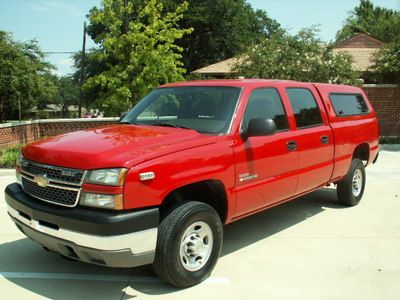 2005 k2500 4x4  diesel**crew cab** one owner* no reserve*