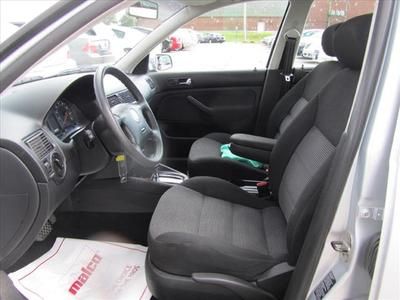 GLS Hatchback 2.0L Monsoon Sound System Premium Sound System Side Air Bag System, image 9