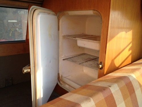 1963 Volkswagen Bus w/Sunroof, Cargo Rack, Trailer, Cabinets/Fridge, and Parts, image 5