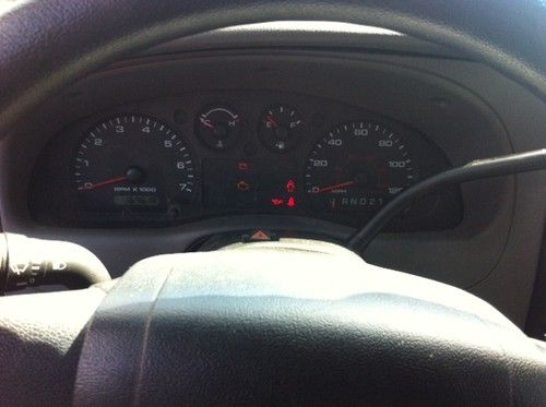 2004 Ford Ranger XLT Ext Cab Pickup 4-Door 3.0L w/ tool box and utility rack, image 3