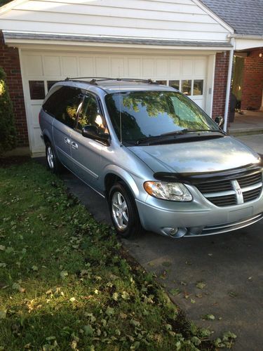 2005 dodge grand caravan sxt mini passenger van 4-door 3.8l