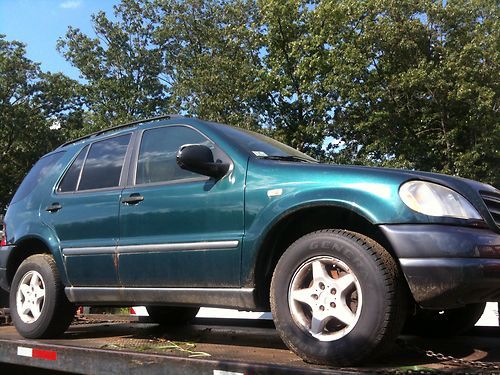 1998 mercedesbenz ml320,159000mileage, $1550 reserve price,car starts and stalls