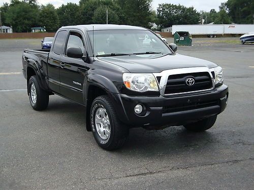 2006 toyota tacoma base extended cab pickup 4-door 2.7l