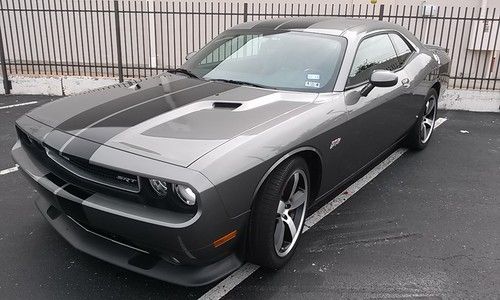 2012 dodge challenger srt8 coupe 2-door 6.4l