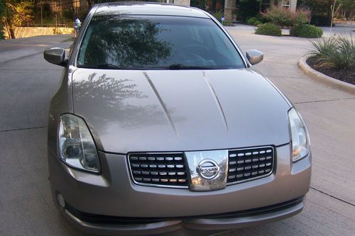 2004 nissan maxima se sedan 4-door 3.5l