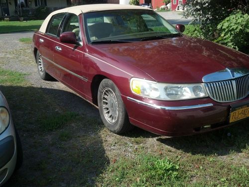 1998 lincoln town car cartier sedan 4-door 4.6l