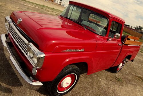 Showroom 1958 ford f-100 pickup, short bed