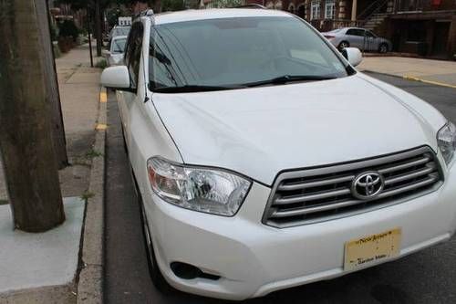 2010 toyota highlander stunning pearl white 3rd row seat