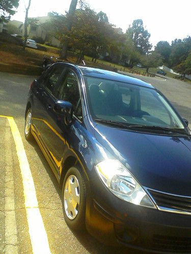 2010 nissan versa 4 door