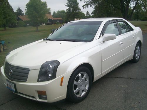 2003 cadillac cts base sedan pearl tri-coat, great condition!!!