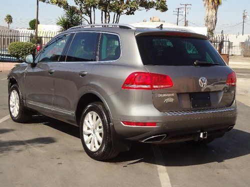 2012 Volkswagen Touareg TDI Sport Damaged Rebuilder RUNS! Loaded Diesel Powered!, US $19,950.00, image 3