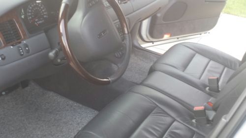 2001 Lincoln Town Car Signature Sedan 4-Door 4.6L, US $12,000.00, image 2