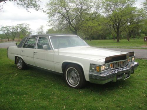 NO RESERVE 1977 CADILLAC FLEETWOOD BROUGHAM DIAMOND EDITION IN GOOD CONDITION, image 5