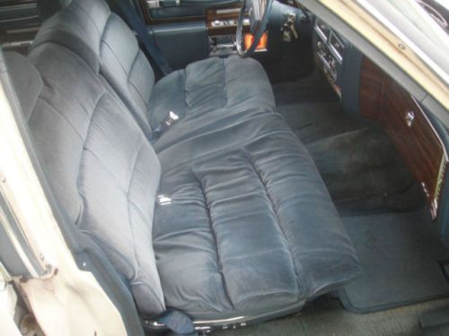 NO RESERVE 1977 CADILLAC FLEETWOOD BROUGHAM DIAMOND EDITION IN GOOD CONDITION, image 15