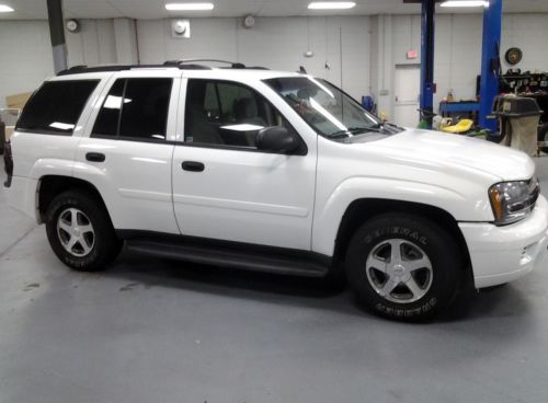 2006 trailblazer ls    needs engine, otherwise mint condition