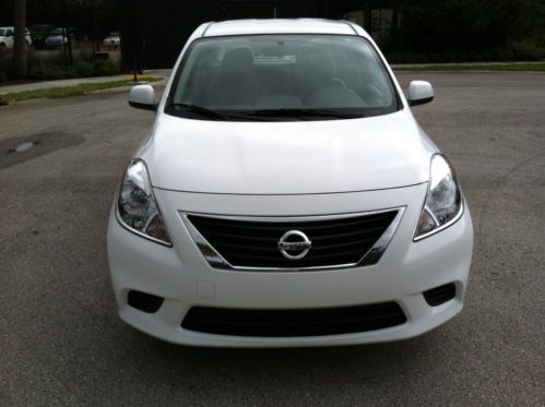 2012 Nissan Versa SV 4 door sedan, 1,015 MILES, One Owner, LIKE NEW !, US $13,995.00, image 2
