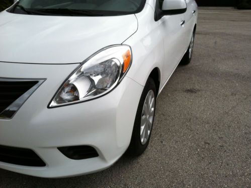 2012 Nissan Versa SV 4 door sedan, 1,015 MILES, One Owner, LIKE NEW !, US $13,995.00, image 3