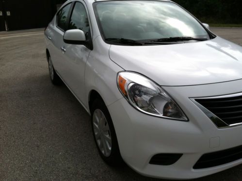 2012 Nissan Versa SV 4 door sedan, 1,015 MILES, One Owner, LIKE NEW !, US $13,995.00, image 4