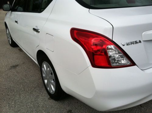 2012 Nissan Versa SV 4 door sedan, 1,015 MILES, One Owner, LIKE NEW !, US $13,995.00, image 6