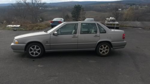 1999 volvo s70 awd sedan 4-door 2.4l