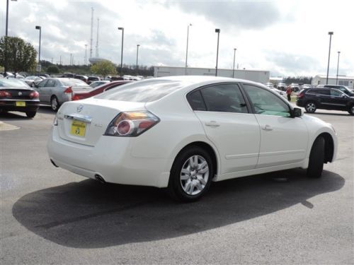 2.5 2.5L Front Wheel Drive Power Steering 4-Wheel Disc Brakes Wheel Covers A/C, image 3