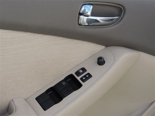 2.5 2.5L Front Wheel Drive Power Steering 4-Wheel Disc Brakes Wheel Covers A/C, image 11