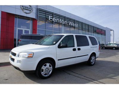 2006 chevrolet uplander ls no reserve!