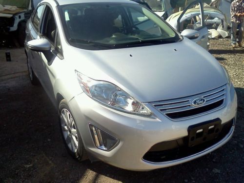 2011 ford fiesta se sedan 4-door 1.6l