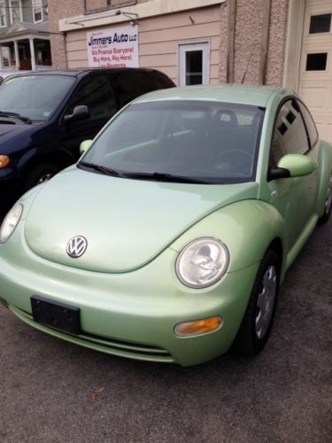 2001 volkswagen beetle gl hatchback 2-door 2.0l