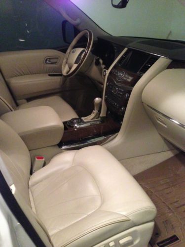 2011 Infiniti QX56 Base Sport Utility 4-Door 5.6L, image 4