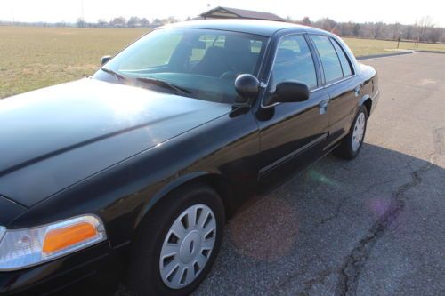 2009 Ford Crown Victoria Police Interceptor Sedan 4-Door 4.6L, image 6