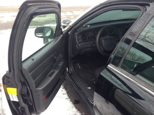 2009 Ford Crown Victoria Police Interceptor Sedan 4-Door 4.6L, image 12