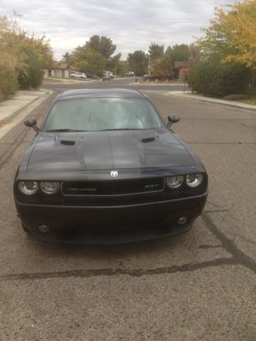 2009 dodge challenger srt8 coupe 2-door 6.1l